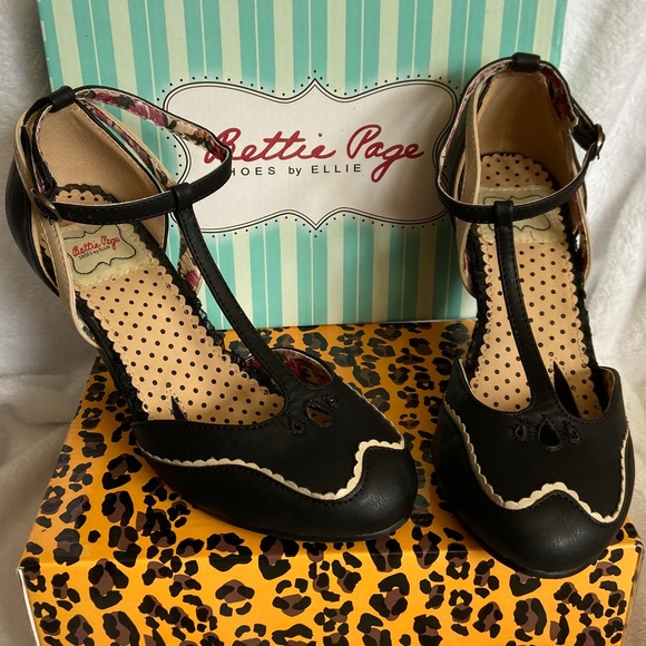 Bettie Page Shoes - Bettie Page Annalise Chunky Heel T-Strap Sandal